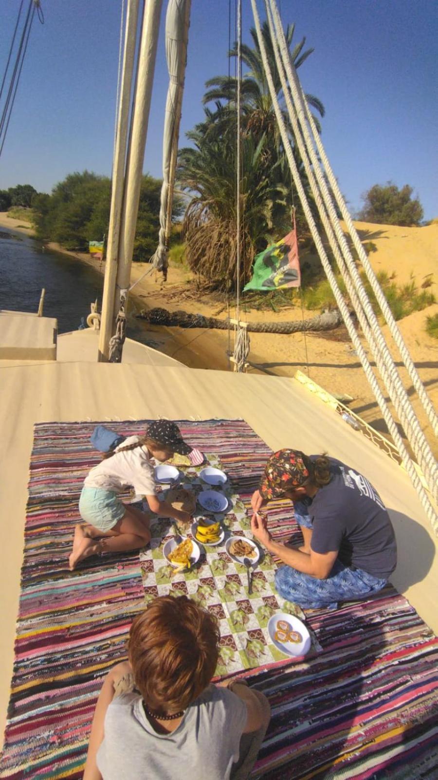 ホテル Nile Felucca Adventure アスワン エクステリア 写真